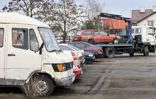 Фото 14: У Львові почали евакуйовувати покинуті автівки (відео)