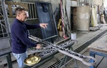 Фото 1: Історичний хрест із собору Святого Юра повернуть на купол до Покрови