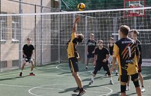 Фото 13: У Львові відкрили волейбольно-баскетбольний майданчик, який профінансували іноземні благодійники (відео)