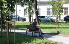Фото 5: У сквері, поруч з Центром допомоги людям, які пережили полон і тортури, облаштували затишний громадський простір