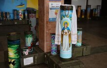 Фото 13: У Центрі Довженка відкрилась виставка розмальованих військових артефактів: відбудеться аукціон