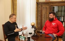 Фото 1: Амбасадором екосистеми НЕЗЛАМНІ стала найсильніша людина Європи