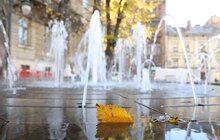 Фото 2: Львівські фонтани на зиму зупиняють роботу: обладнання водограїв консервують до наступного року (відео)