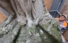 Фото 5: Що з Нептуном? У Львові перевіряють скульптури, які на початку повномасштабної війни захистили від вибухів (відео)