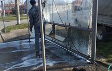 Фото 62: Комунальні служби дезінфікують місто: миють вулиці, тротуари, зупинки транспорту, сходові клітки будинків