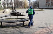 Фото 101: Комунальні служби дезінфікують місто: миють вулиці, тротуари, зупинки транспорту, сходові клітки будинків
