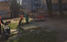 Фото 60: На території Львова проводять миття і дезінфекцію дитячих майданчиків