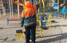 Фото 10: Комунальні служби дезінфікують місто: миють вулиці, тротуари, зупинки транспорту, сходові клітки будинків