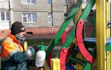 Фото 13: Комунальні служби дезінфікують місто: миють вулиці, тротуари, зупинки транспорту, сходові клітки будинків