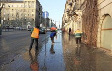Фото 3: Комунальні служби Львова проводять миття вулиць