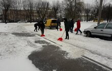 Фото 30: Працівники Львівської мерії долучились до прибирання міста від снігу