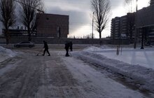 Фото 4: Підприємці, військові та будівельні компанії допомагають місту з прибиранням снігу