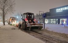 Фото 20: Минулої ночі в місті працювало 95 одиниць техніки, для посипання доріг використано 492 м3 піскосуміші