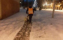 Фото 39: Для посипання доріг від ожеледиці минулої доби використано 513 м3 піскосуміші та 212 м3 солі