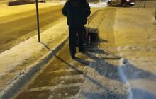 Фото 41: Для посипання доріг від ожеледиці минулої доби використано 527 м3 піскосуміші та 186 м3 солі