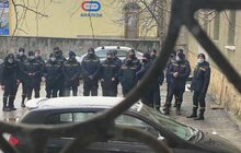 Фото 1: Студенти Університету безпеки життєдіяльності долучились до робіт з облаштування додаткових ліжкомісць в приміщеннях на вул. Мазепи