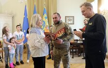 Фото 2: “Дякуємо за справжнього Захисника” - у Львові вручили подяки рідним захисників 24-ї бригади, які захищають Україну