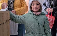 Фото 2: Понад тисяча діток захисників та захисниць отримали у Львові солодкі подарунки від святого Миколая