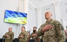 Фото 3: У Львові 29 захисників посмертно нагородили «Почесним знаком Святого Юрія» за оборону України (фото) 