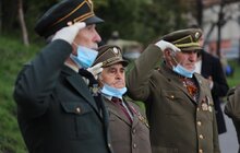 Фото 8: На Меморіалі Героїв Небесної Сотні вояки братства ветеранів УПА підняли національний стяг