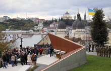 Фото 22: На Меморіалі Героїв Небесної Сотні вояки братства ветеранів УПА підняли національний стяг