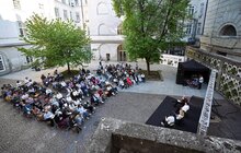 Фото 3: У дворику Ратуші говорили про місто і його культуру: від вирощування лози до львівського мамонта