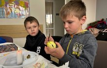 Фото 9: У Львові діти захисників писали писанки воїнам, які зараз на лікуванні