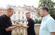 Фото 2: Учасники рок-гурту «Жадан і Собаки» стали амбасадорами проєкту UNBROKEN