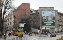 Фото 9: На перехресті вулиць Генерала Чупринки та Степана Бандери почали облаштовувати транспортний хаб (відео)