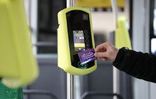 Фото 8: Від сьогодні власники пільгових транспортних карток можуть валідувати проїзд у громадському транспорті