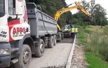 Фото 3: У парку ім.Івана Павла ІІ облаштовують велосипедну та пішохідну доріжки