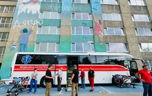 Фото 2: Перший в Україні реанімаційний автобус евакуював за кордон пацієнтів з львівських лікарень