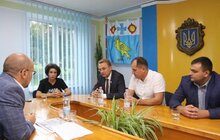 Фото 6: Андрій Садовий обговорив з мером Бурштина питання екології та розвитку освіти