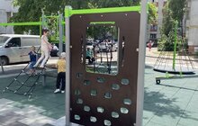 Фото 3: У Львові у співпраці з підприємцями облаштували новий сучасний дитячий майданчик