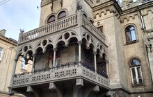 Фото 2: Відреставровано наріжний балкон у будинку на вул. Генерала Чупринки, 50−52: з міського бюджету на роботи виділено більше 1,5 млн грн