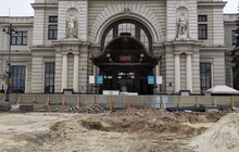 Фото 8: Реконструкція пл. Двірцевої: роботи з прокладання головного водогону завершили