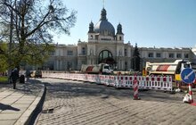 Фото 1: Реконструкція пл. Двірцевої: 70% інженерних мереж вже замінені