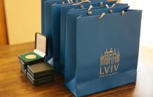 Фото 9: Мер Львова зустрівся з паралімпійським чемпіоном та призерами Ігор Нескорених