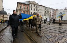 Фото 3: Над вежею львівської Ратуші урочисто підняли національний прапор