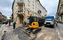 Фото 4: На вул. Дорошенка ліквідували витік води, прилеглу вул. Костюшка відкрили для проїзду
