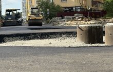 Фото 6: Ремонт вул. Залізничної: від квазікільця вул. Шевченка до вул. Ясної повністю постелили нижній шар асфальту