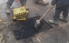 Фото 3: На магістральних вулицях Львова ліквідовують аварійні ями холодним асфальтом