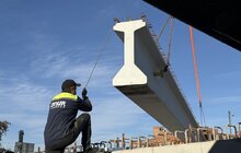 Фото 7: Шляхопровід на Рясне: вже змонтували усі 12 мостових балок