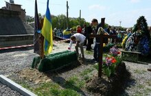 Фото 24: На Личакові помолились на могилах бійців АТО