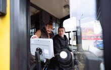 Фото 5: Перший в Україні водій трамвая з протезом ноги: ветеран Іван Лебідь долучився до команди Львівелектротрансу (відео)