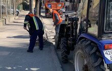Фото 6: Вулиці Львова прибирають після зими: вже вивезли понад 110 машин бруду та піску