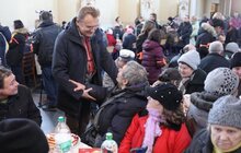 Фото 5: На Різдво у Львові організували святковий обід для найбільш потребуючих
