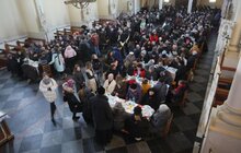 Фото 22: На Різдво у Львові організували святковий обід для найбільш потребуючих