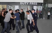 Фото 7: Військовослужбовці внутрішніх військ протестували аеропорт Львова