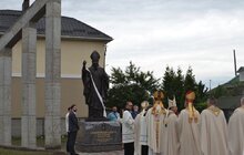 Фото 16: Сьогодні на парафії св. Папи Івана Павла ІІ освятили пам’ятник на його честь